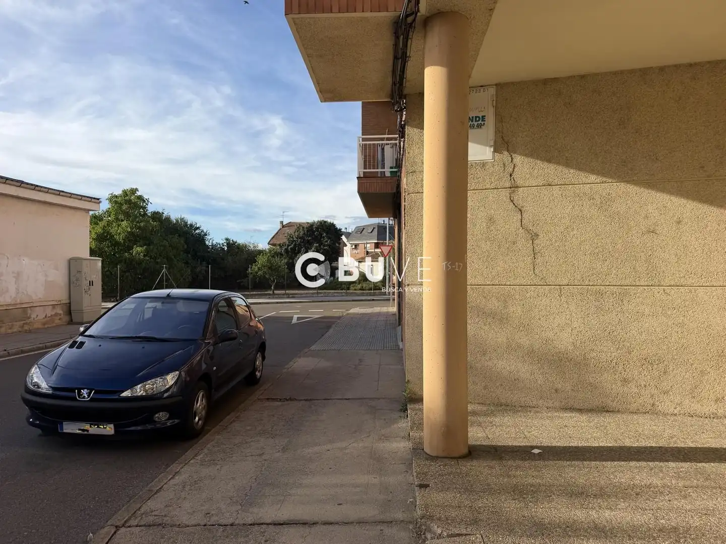 Parkplatz von Maisonette zum Verkauf in León Capital  mit Heizung, Terrasse und Abstellraum
