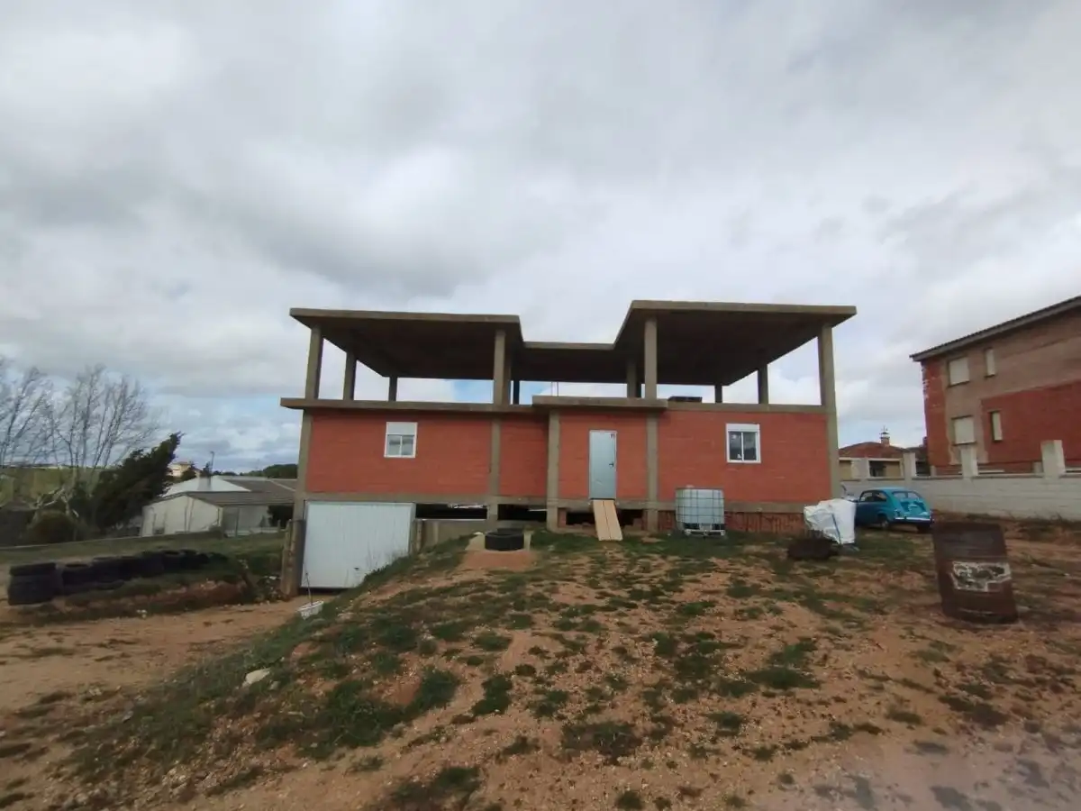 Vista exterior de Nave industrial en venta en Calzada de Valdunciel