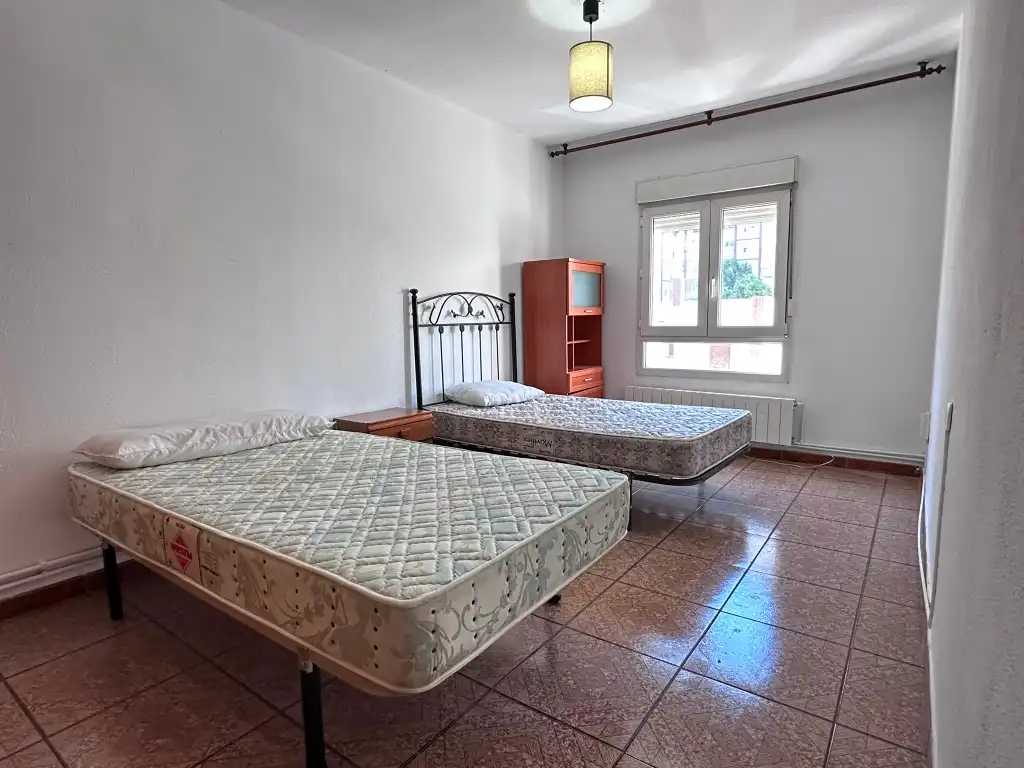 Bedroom of Flat for sale in Gijón   with Heating, Terrace and Furnished