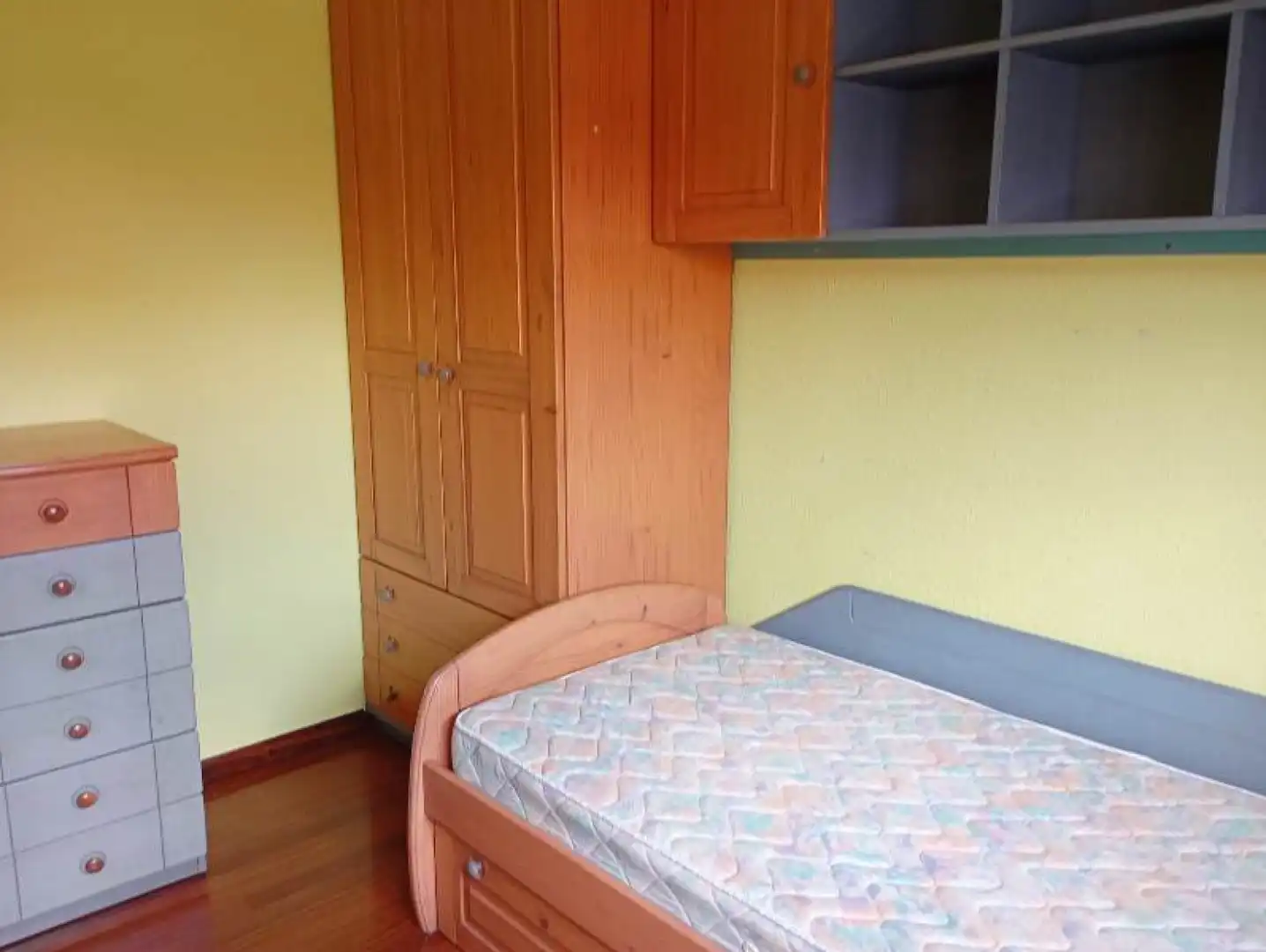 Schlafzimmer von Einfamilien-Reihenhaus zum Verkauf in Reocín mit Heizung und Terrasse