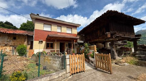Foto 4 de Casa adosada en venda a Lugar Coañana, 75a, Quirós, Asturias