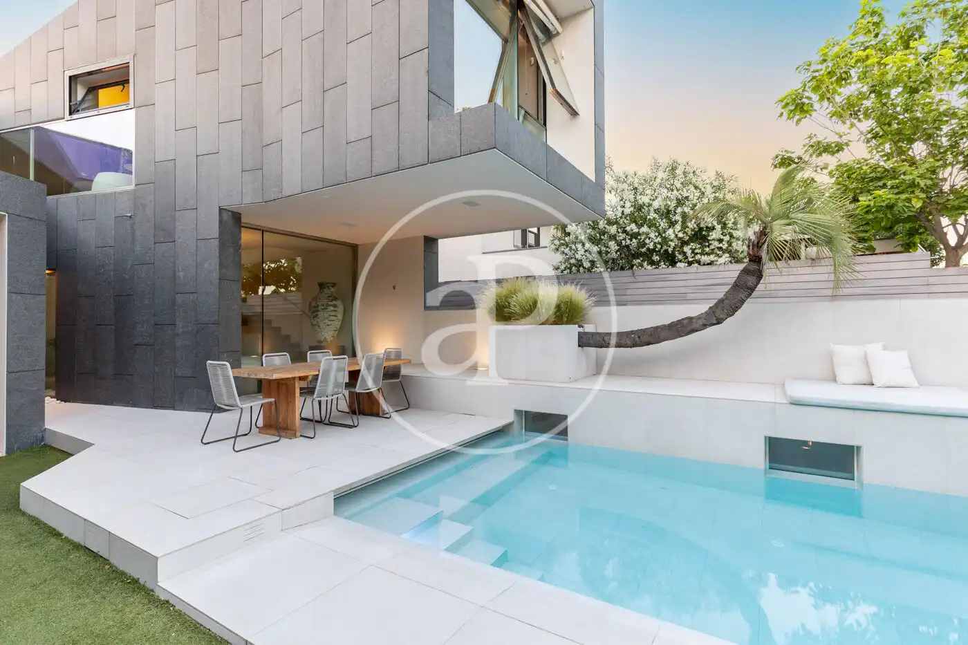 Terrassa de Casa o xalet en venda en Sant Cugat del Vallès amb Aire condicionat, Calefacció i Jardí privat