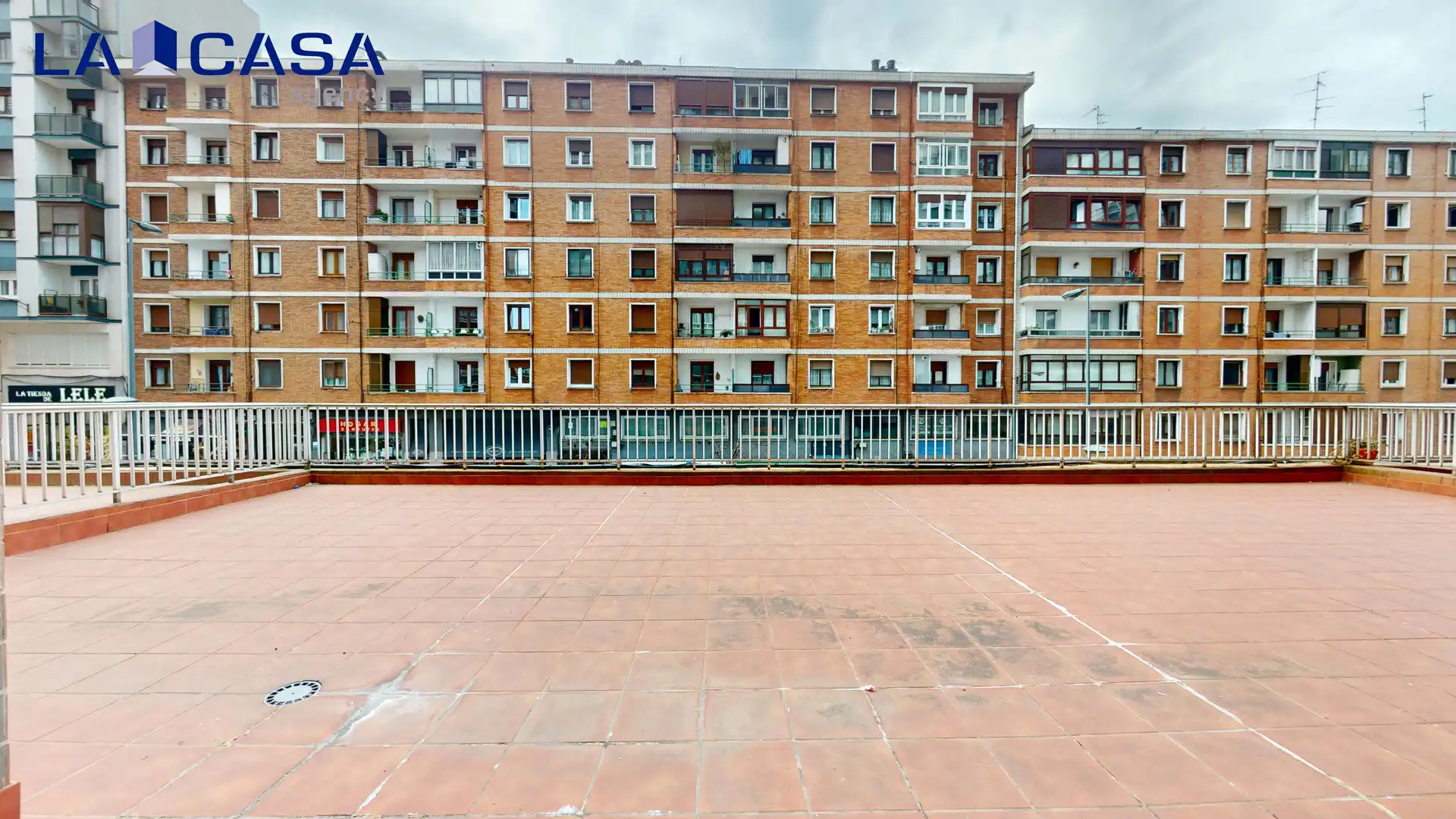 Terrassa de Pis en venda en Bilbao  amb Terrassa