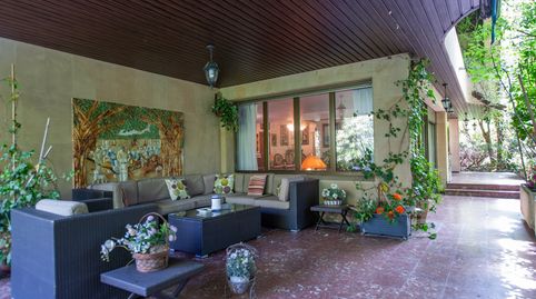 Chalet con gran parcela y piscina