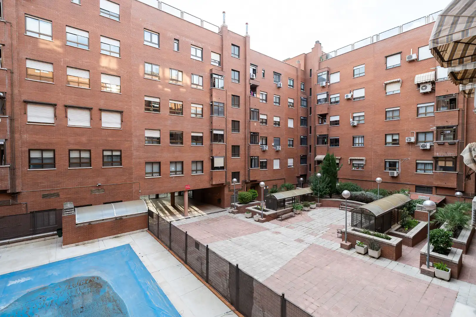 Exterior view of Flat for sale in Madrid  with Heating, Balcony and Community pool