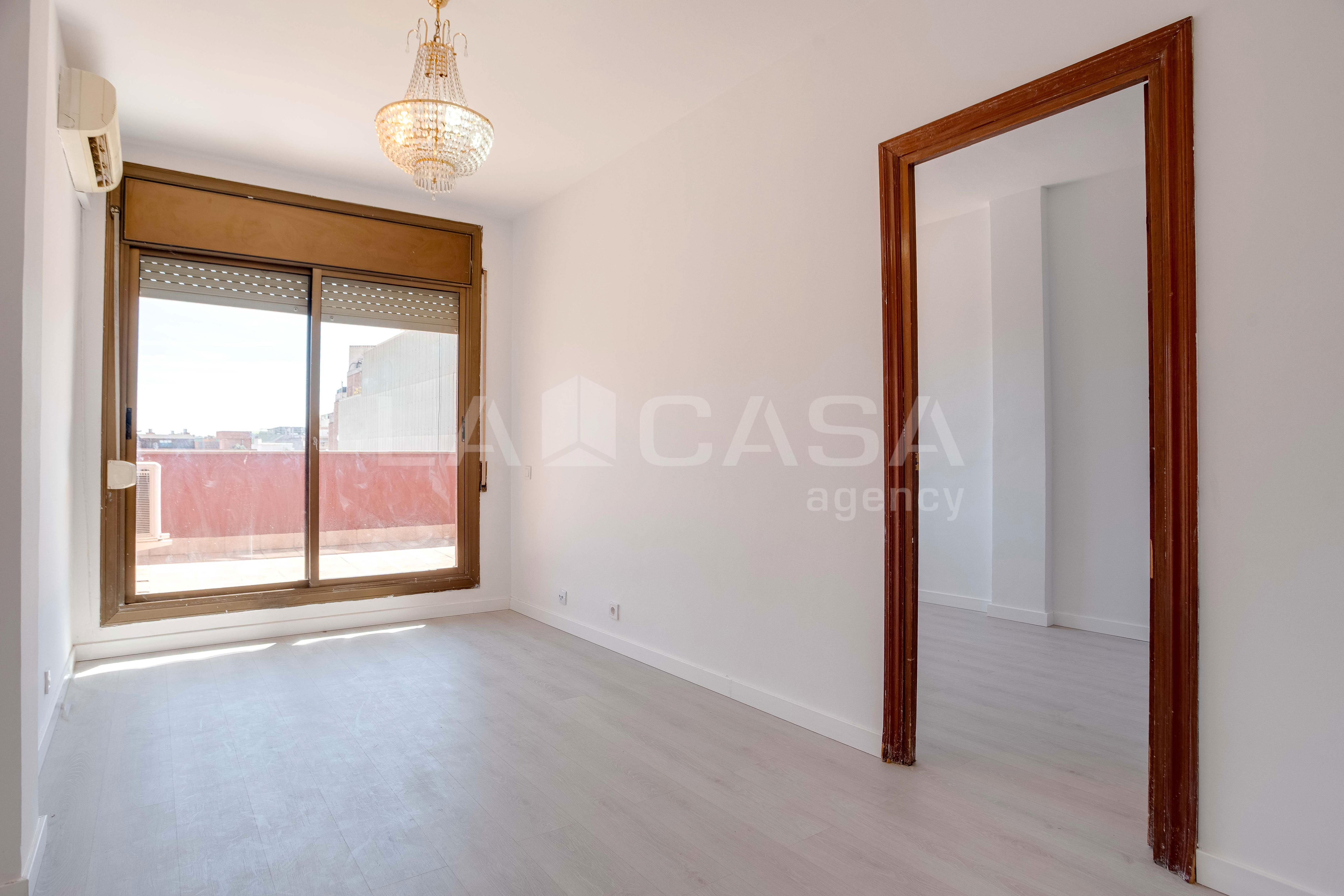 Bedroom of Flat for sale in L'Hospitalet de Llobregat  with Terrace