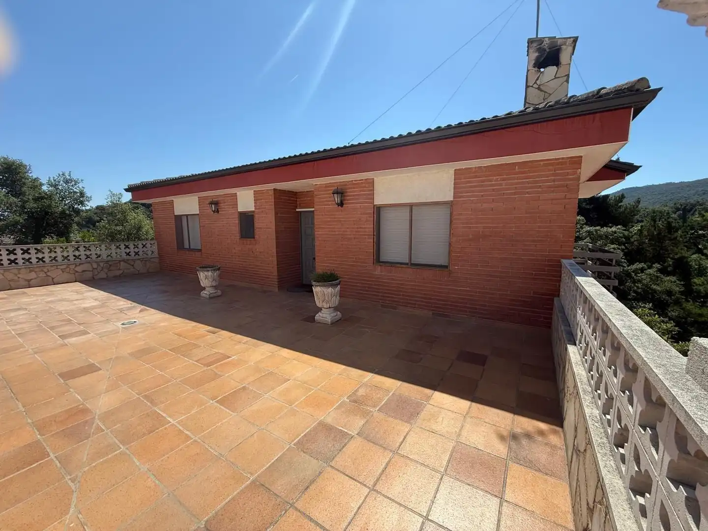 Vista exterior de Casa o xalet en venda en Vallgorguina amb Calefacció, Terrassa i Piscina