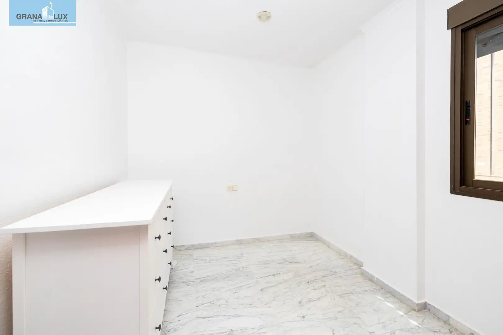 Bedroom of Flat for sale in Granada