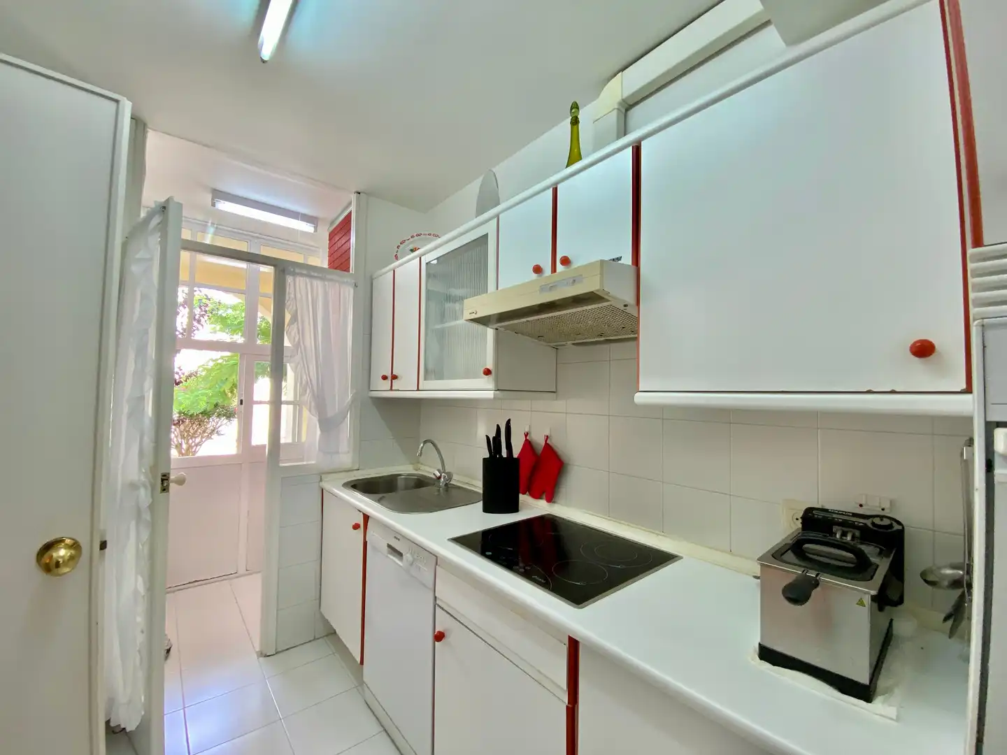 Küche von Einfamilien-Reihenhaus zum Verkauf in O Grove   mit Privatgarten, Terrasse und Abstellraum