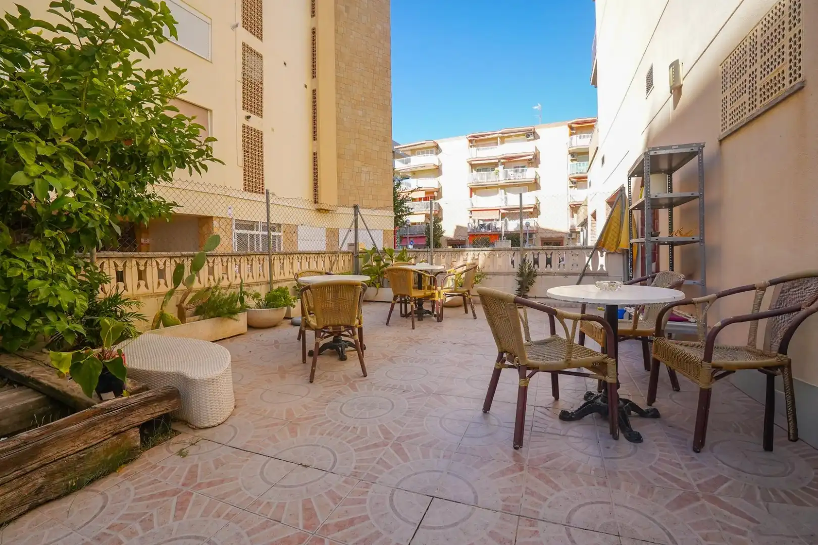 Business premises for sale in Carrer de Montserrat Caballé, imagen 35