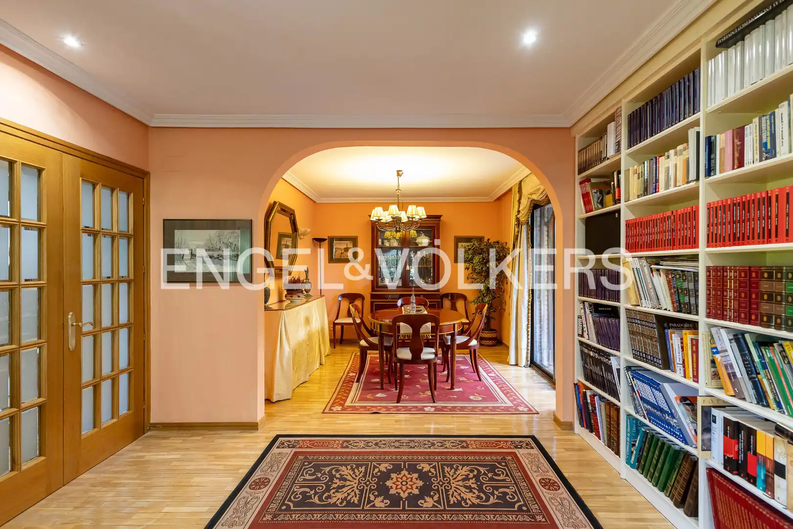 Comedor de Casa adosada en venta en Madrid con Aire acondicionado, Calefacción y Jardín privado