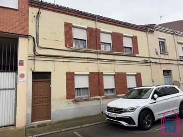 Casa amb jardí en venda a Trobajo del Camino