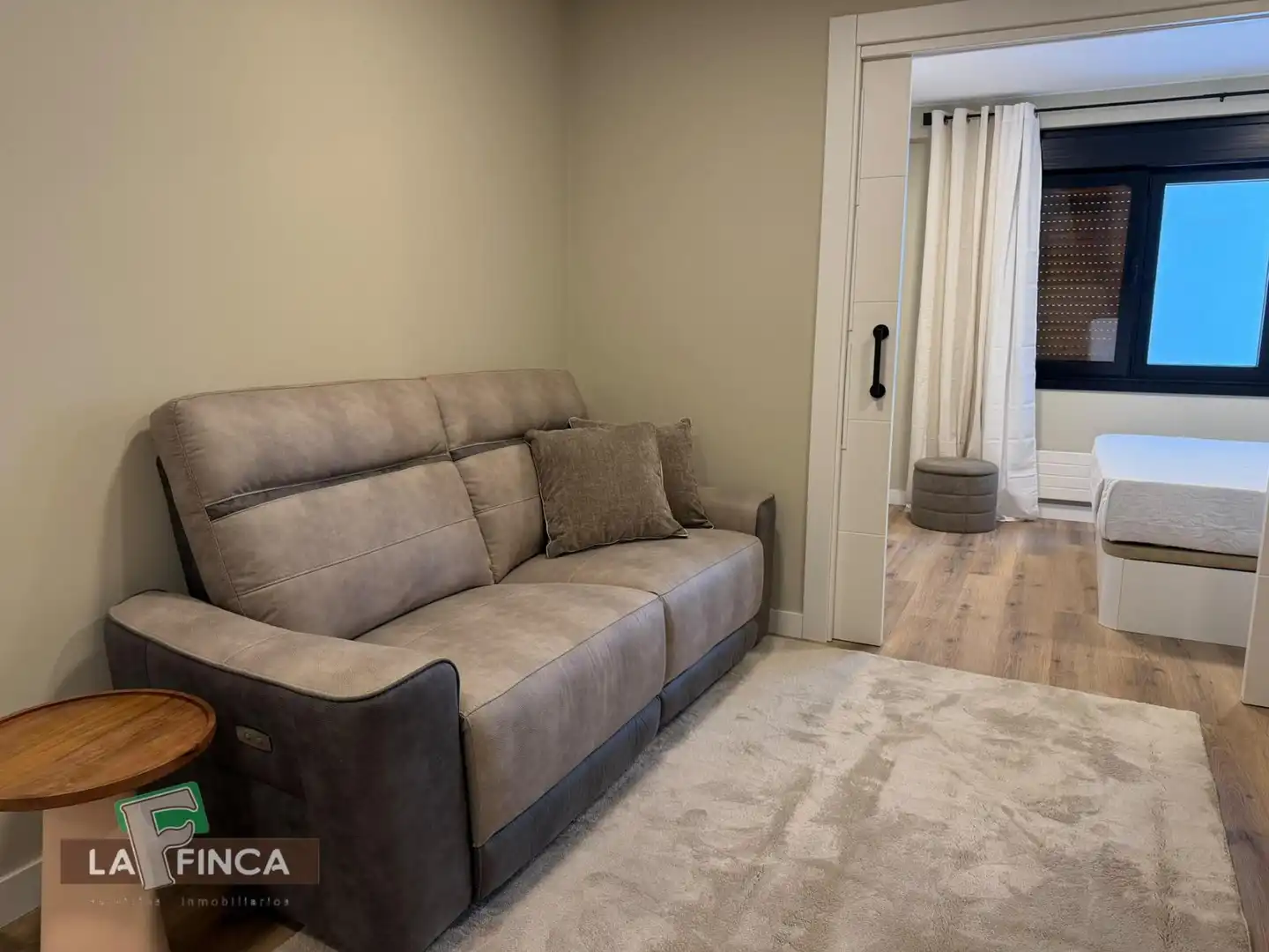 Sala de estar de Apartamento de alquiler en Milán - Pumarín - Teatinos