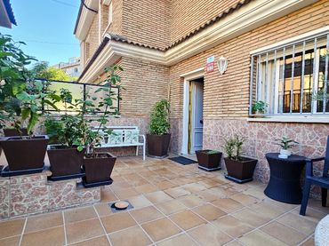 Doppelhaushälfte mit Balkon zum Verkauf in Singuerlín