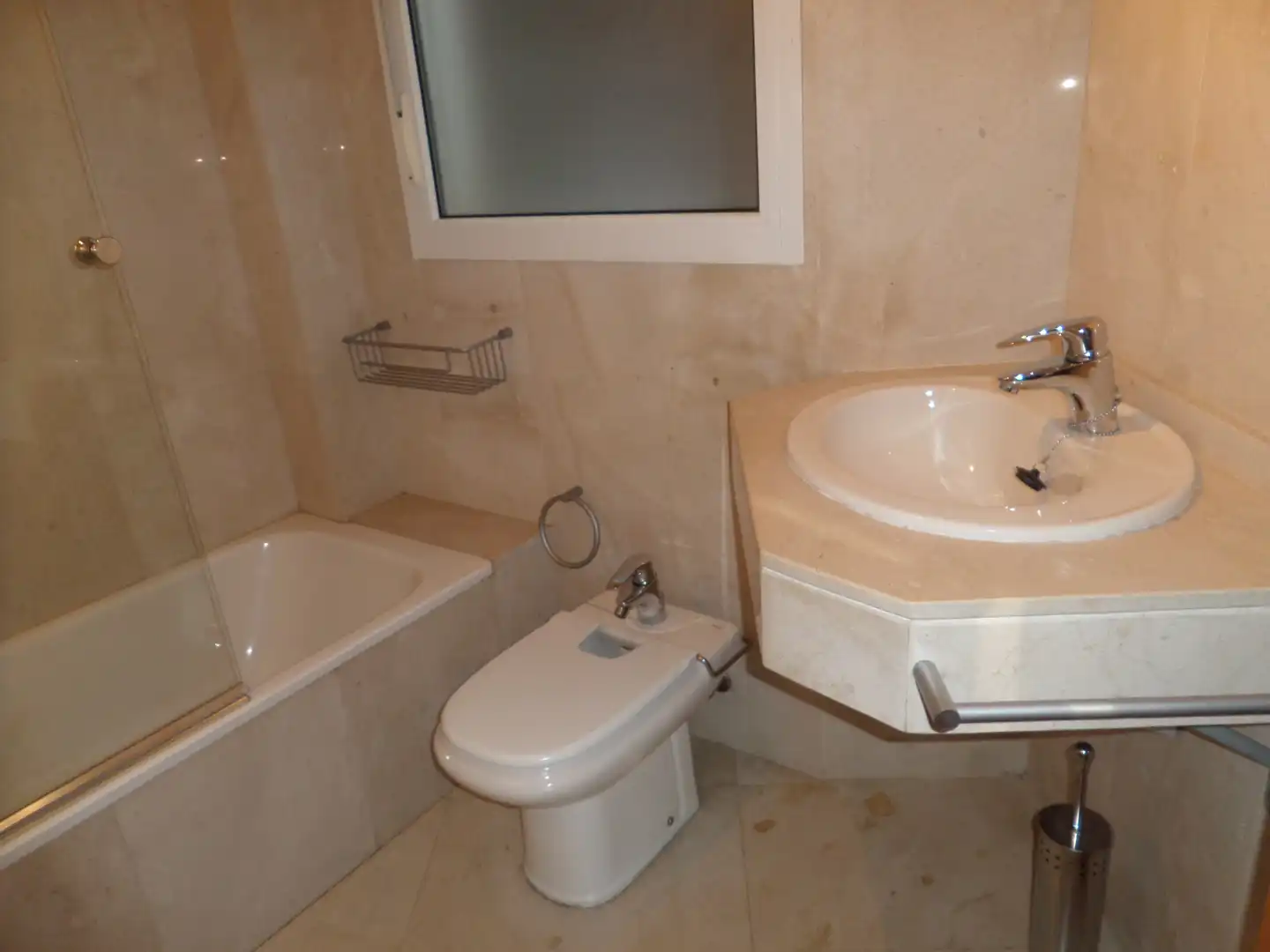 Baño de Piso de alquiler en San Agustín del Guadalix con Aire acondicionado, Calefacción y Parquet