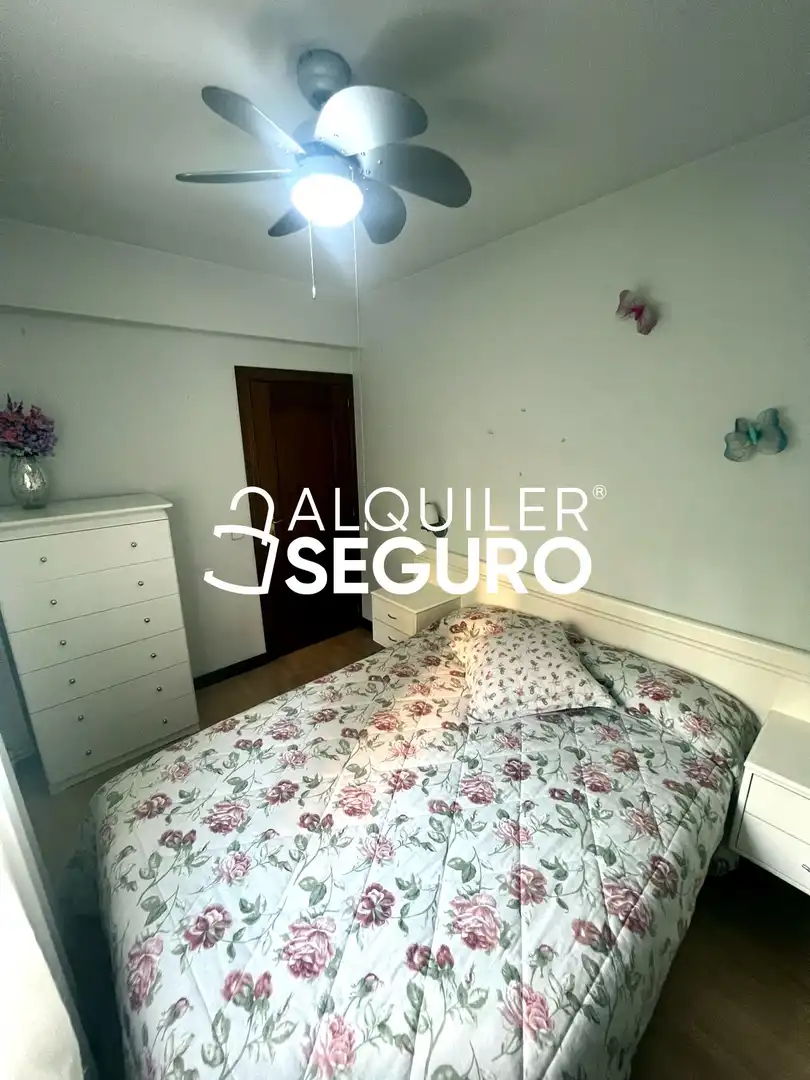 Bedroom of Flat for rent in Ciudad Lineal