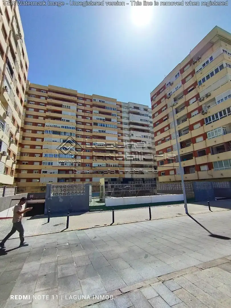 Vista exterior de Pis en venda en Cádiz amb Terrassa