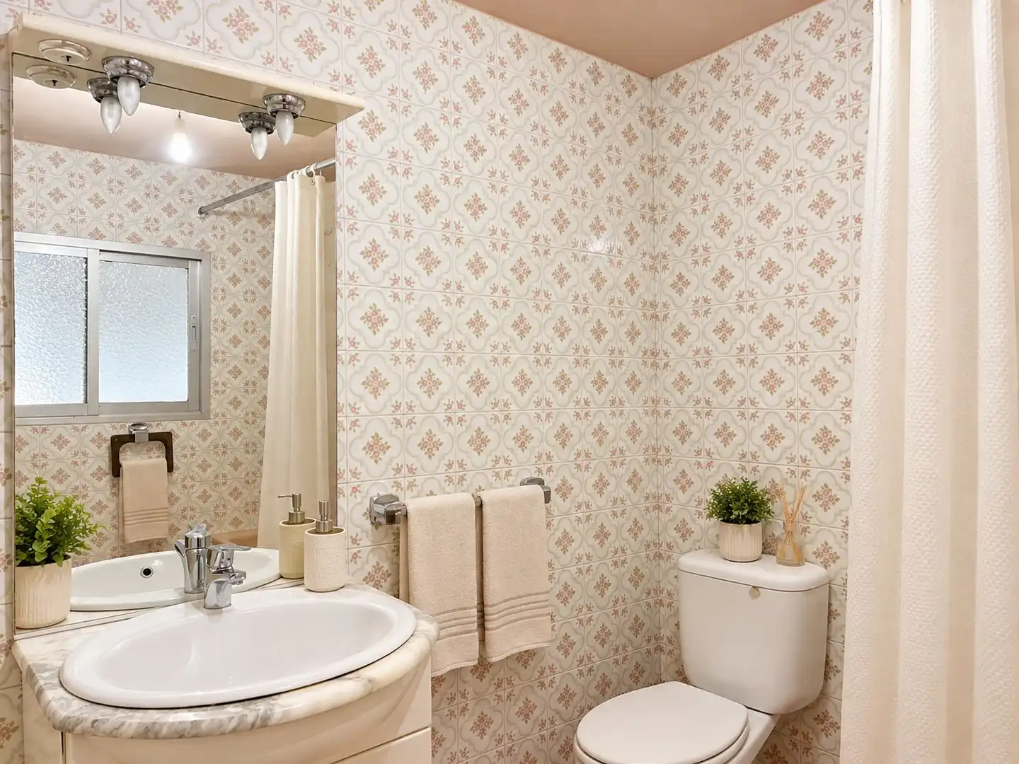 Bathroom of Country homes for sale in Montearagón, Toledo