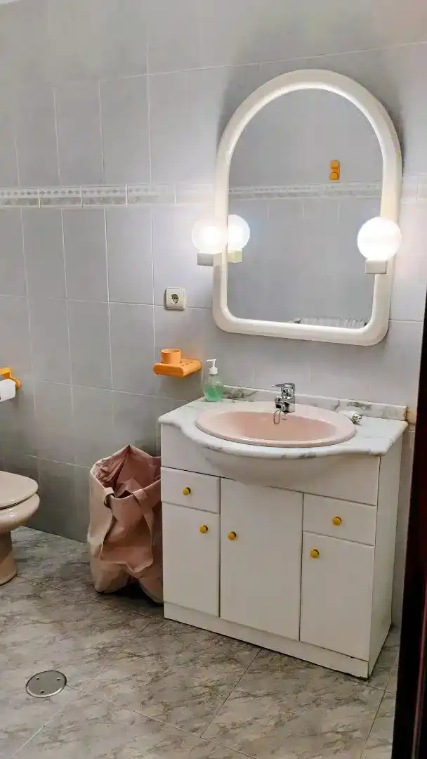 Bathroom of Flat for share in El Pilar
