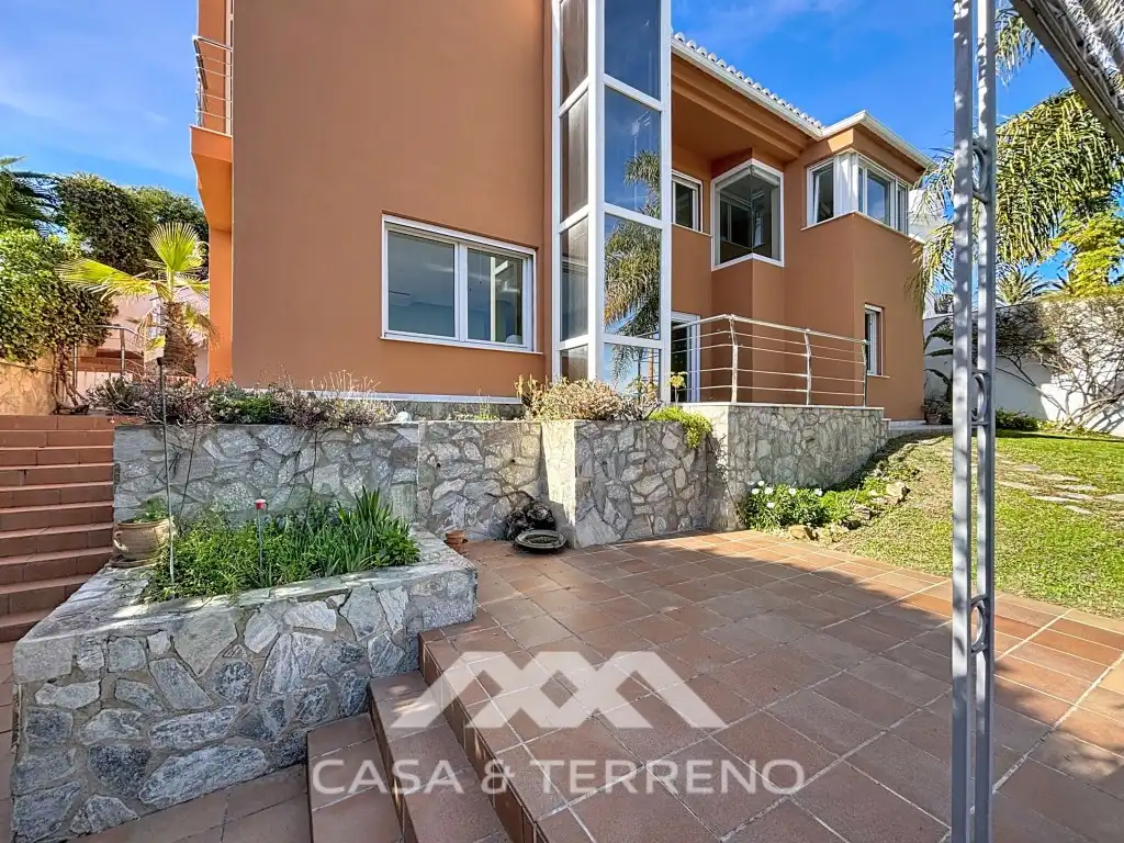 Jardí de Casa o xalet en venda en Vélez-Málaga amb Aire condicionat i Piscina