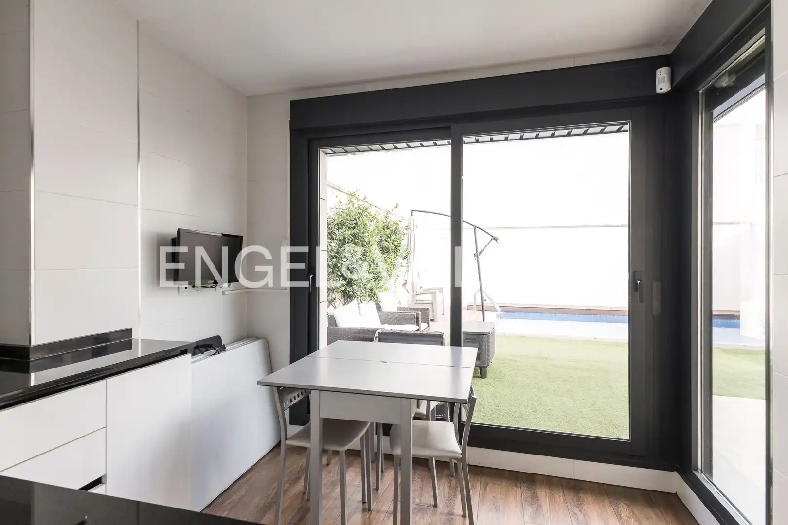 Balcony of Detached homes for rent in Madrid  with Air Conditioner, Heating and Private garden