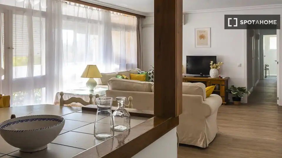 Habitación en El Plantinar – Avda. La Paz - El Juncal