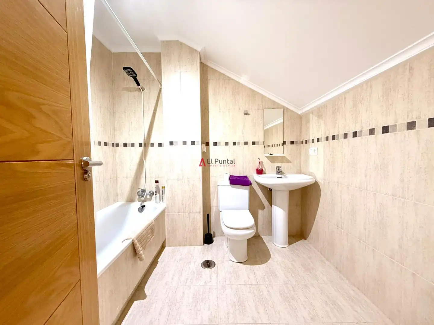 Badezimmer von Maisonette zum Verkauf in Piélagos mit Heizung, Parkett und Abstellraum