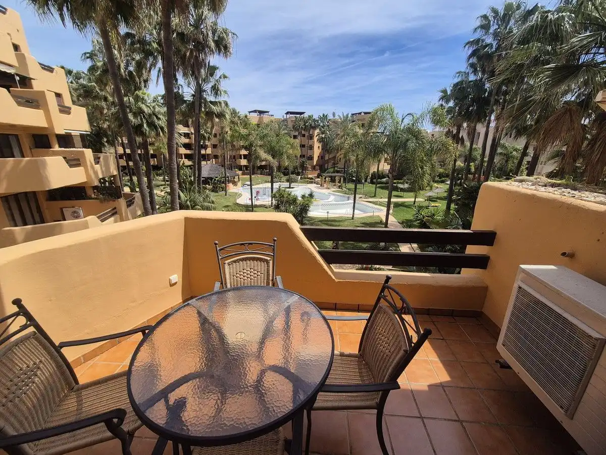 Terrassa de Apartament de lloguer en Estepona amb Aire condicionat, Calefacció i Terrassa