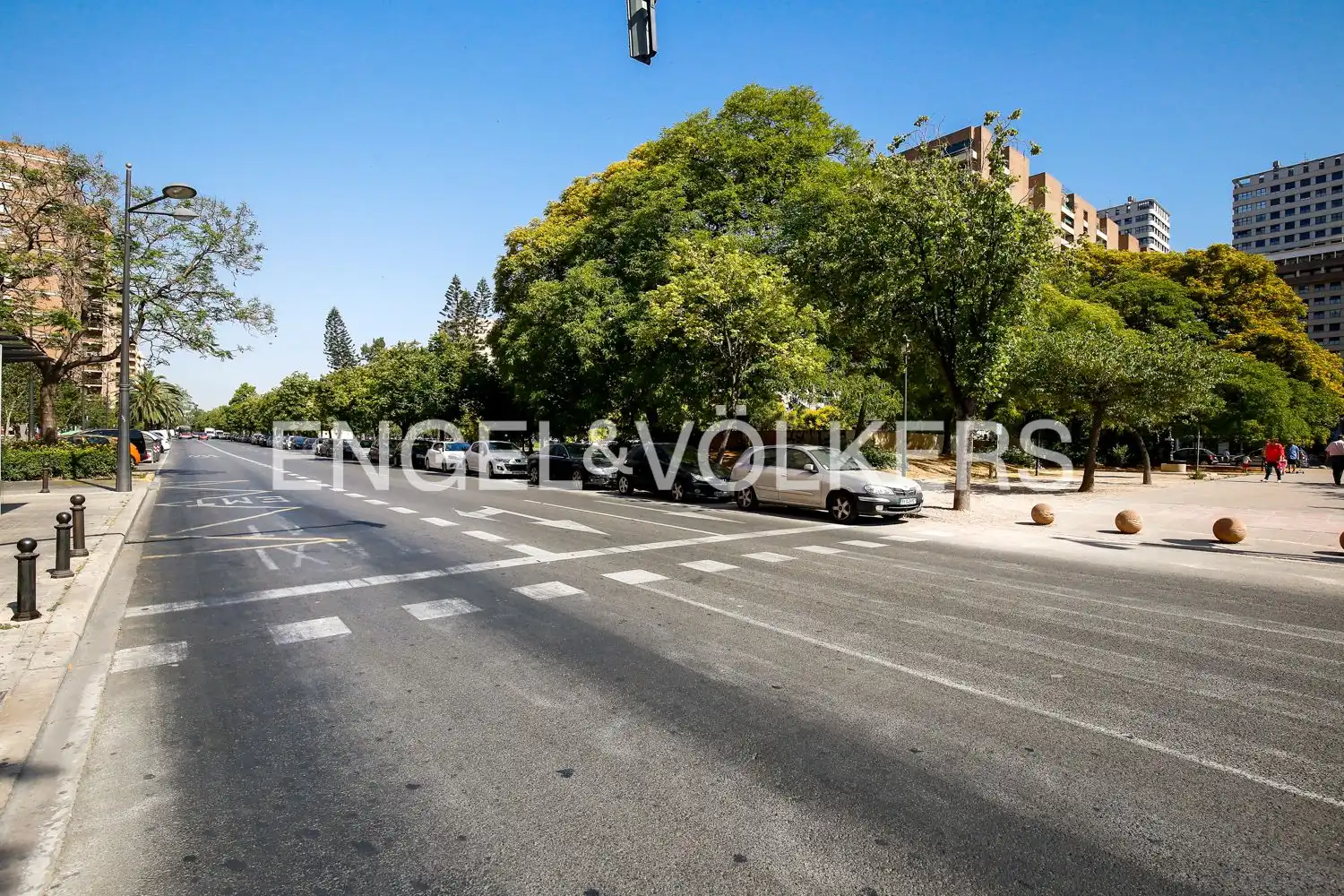 Exterior view of Flat for sale in Valencia  with Air Conditioner and Heating