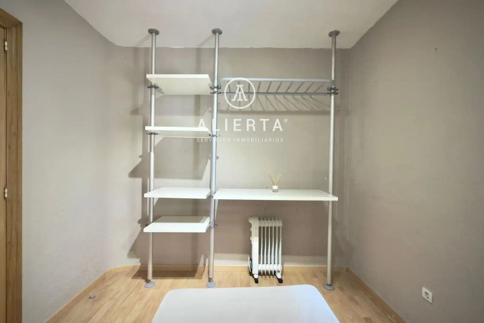 Piso de alquiler en Pizarro, Doctor Cerrada