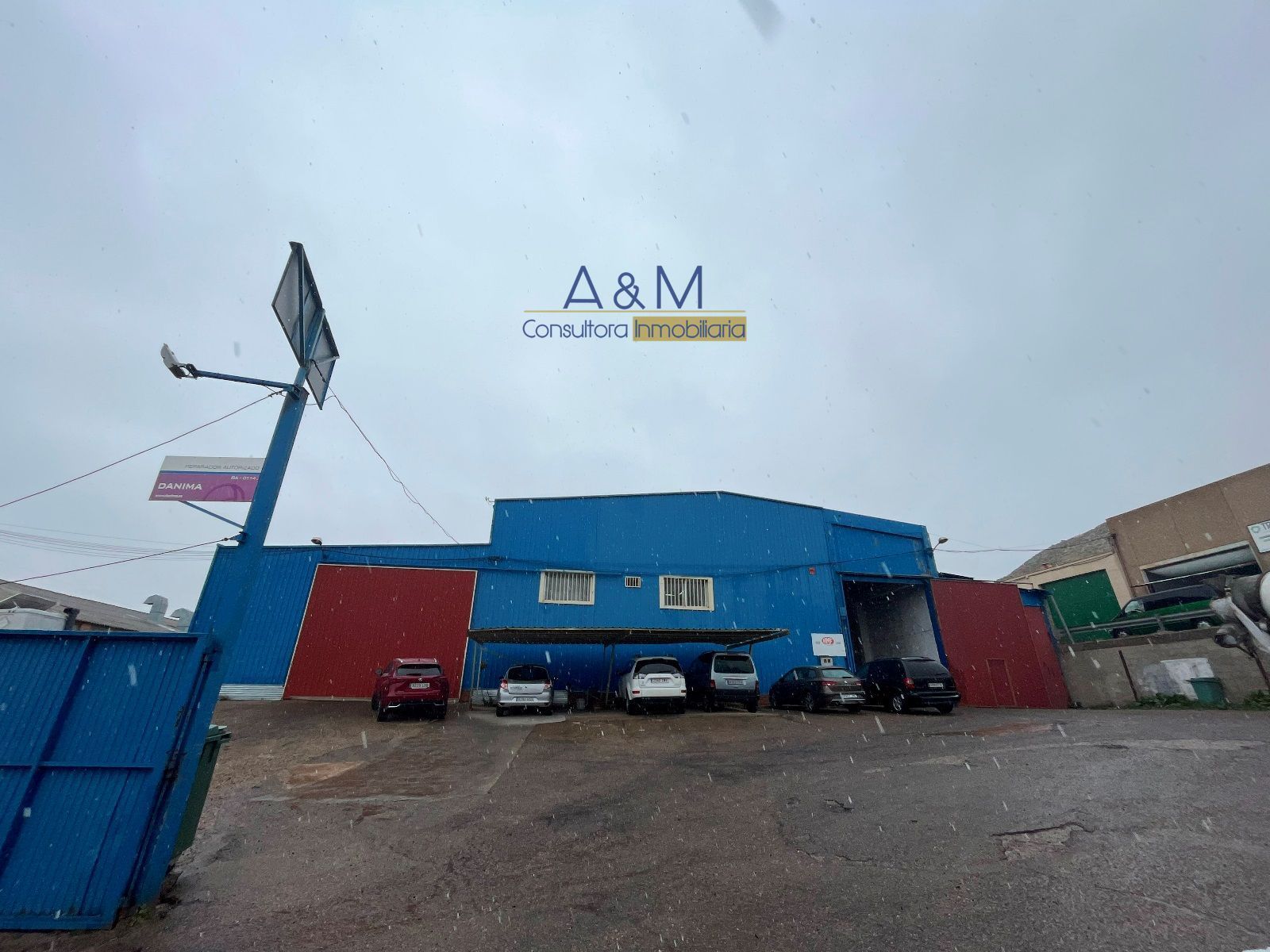 Vista exterior de Nau industrial en venda en Santovenia de Pisuerga amb Calefacció