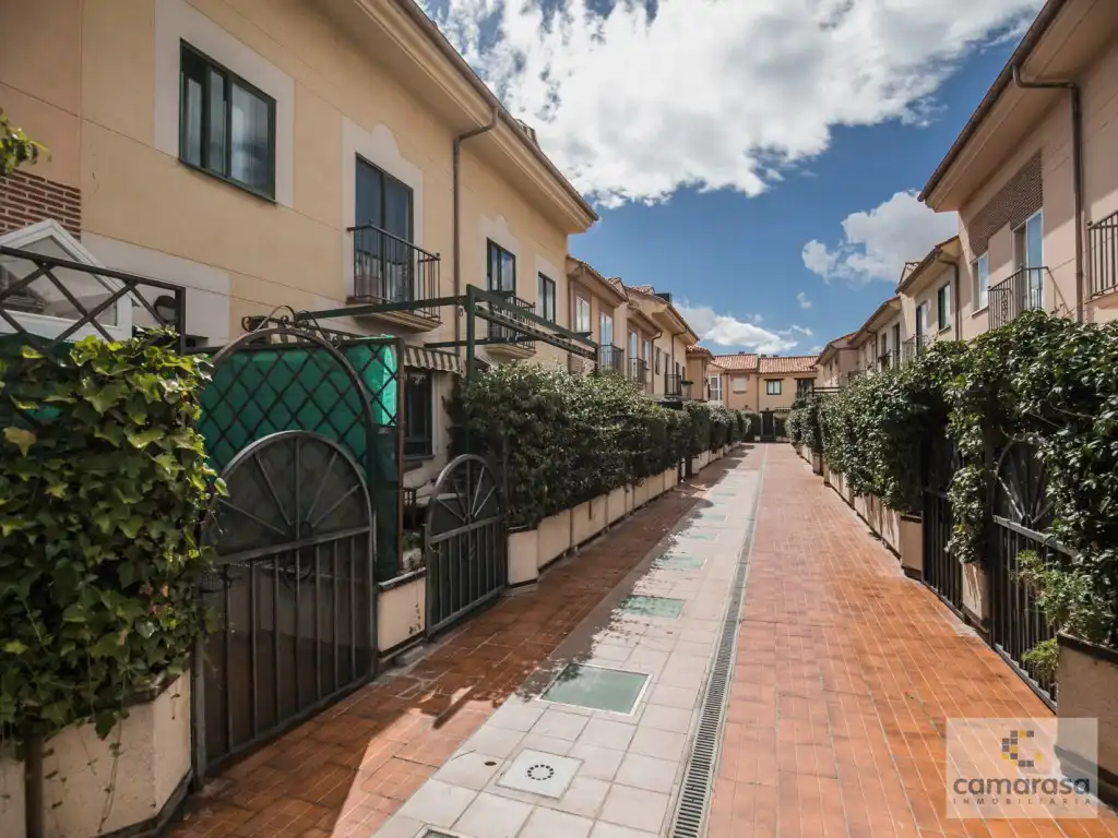 Vista exterior de Casa adosada en venta en Ávila