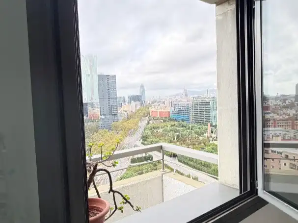 Vista exterior de Ático en venta en  Barcelona Capital con Aire acondicionado y Balcón
