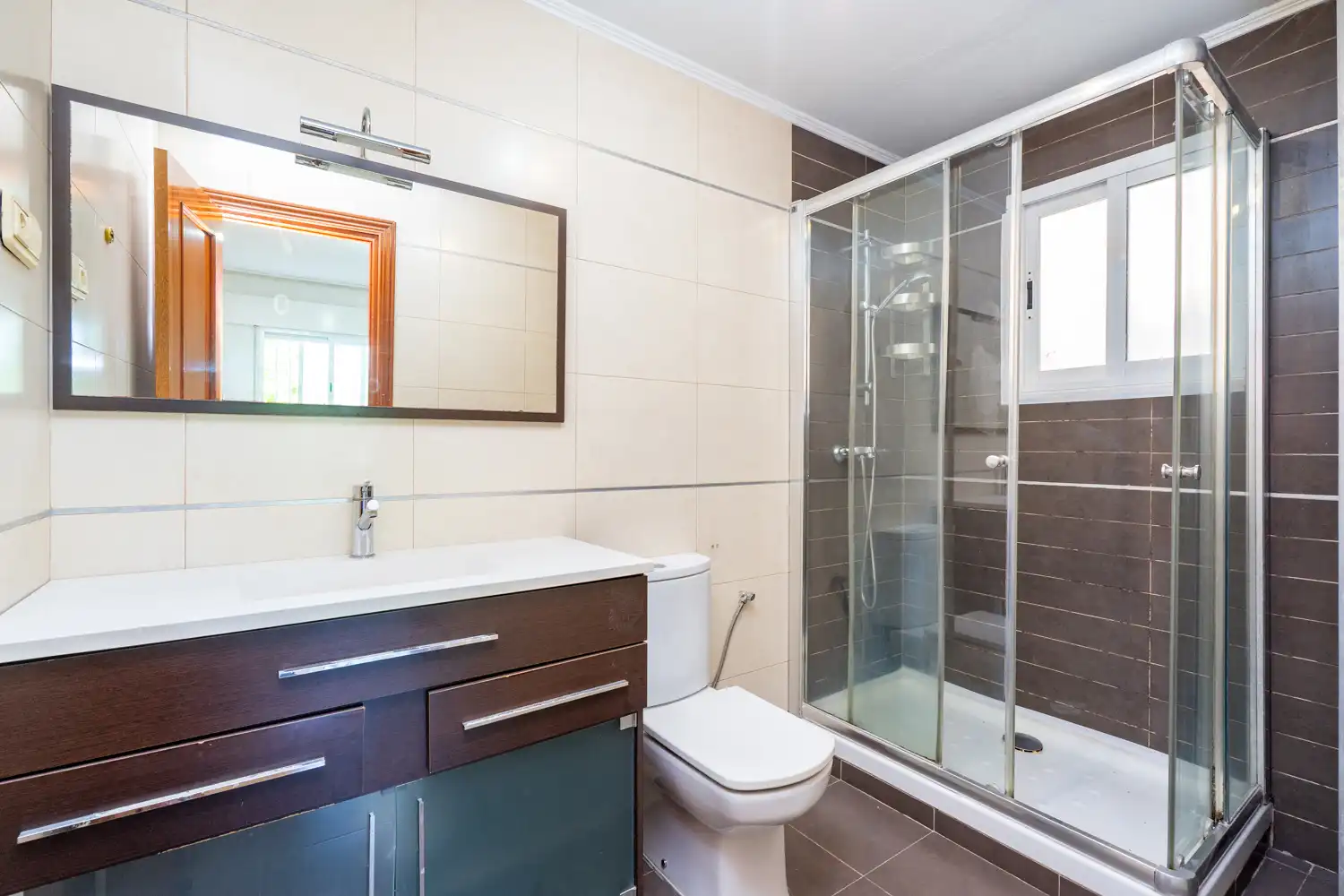 Baño de Piso en venta en San Sebastián de los Reyes con Calefacción