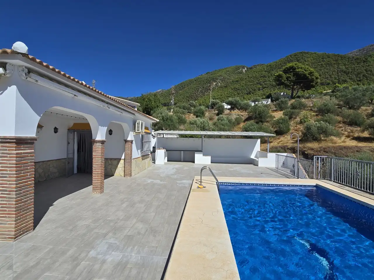 Casa amb piscina en venda a Alcaucín, imagen 4