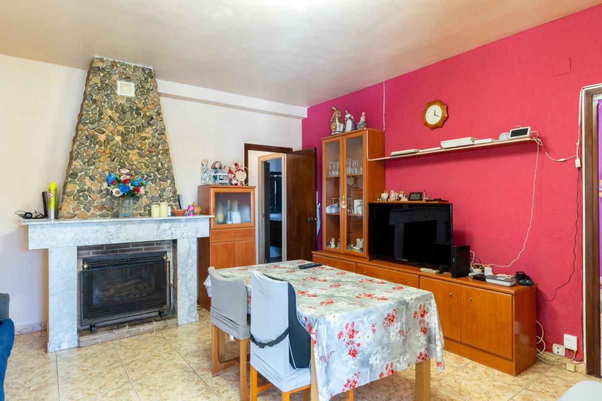 Sala d'estar de Casa o xalet en venda en Llíria amb Jardí privat i Piscina