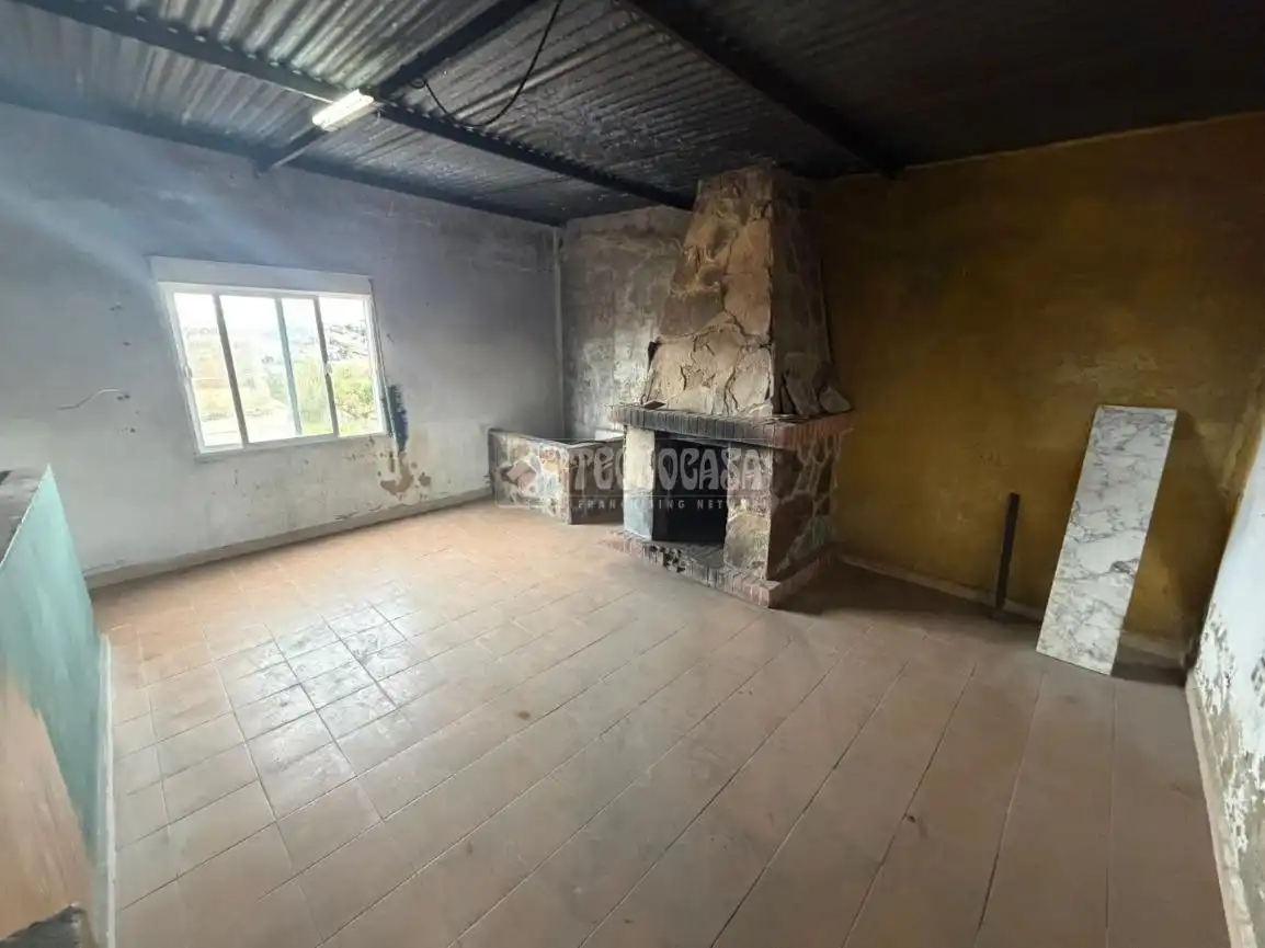 Casa adosada en venda a Dehesilla de Calamón - Campomanes