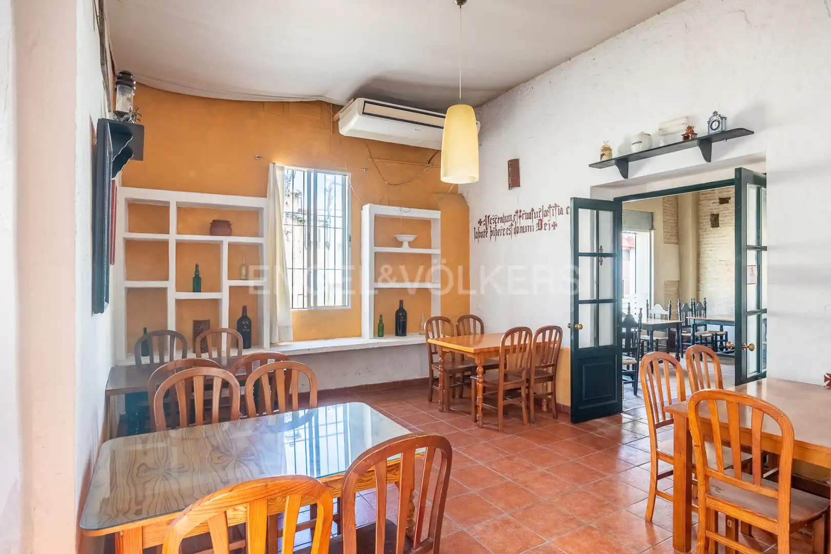 Commercial properties for sale in Villanueva del Ariscal  with Air Conditioner, Heating and Furnished