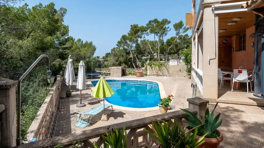 Piscina de Casa o xalet en venda en Calvià amb Aire condicionat, Calefacció i Jardí privat