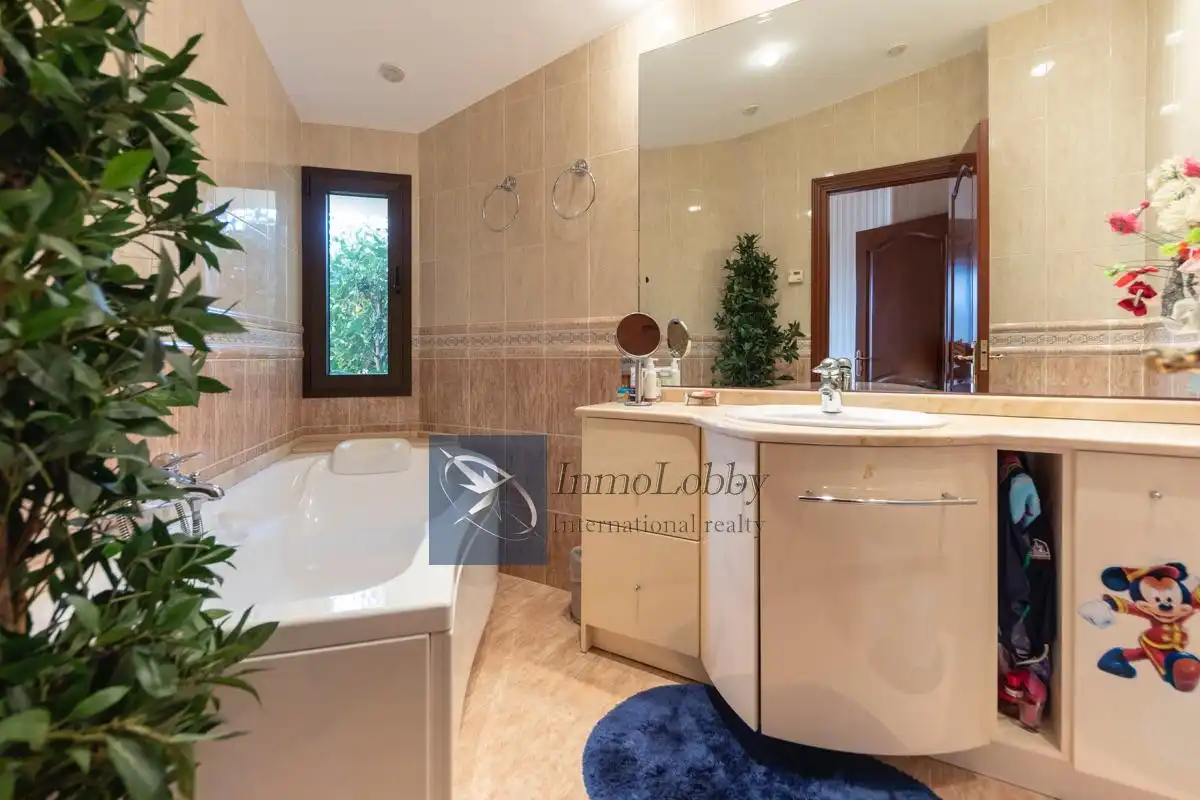 Bany de Casa o xalet en venda en Castell d'Aro, Platja d'Aro i s'Agaró amb Aire condicionat, Calefacció i Parquet