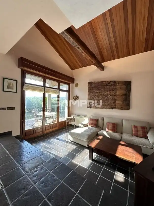 Wohnzimmer von Wohnung zum Verkauf in Legutio mit Heizung, Privatgarten und Terrasse