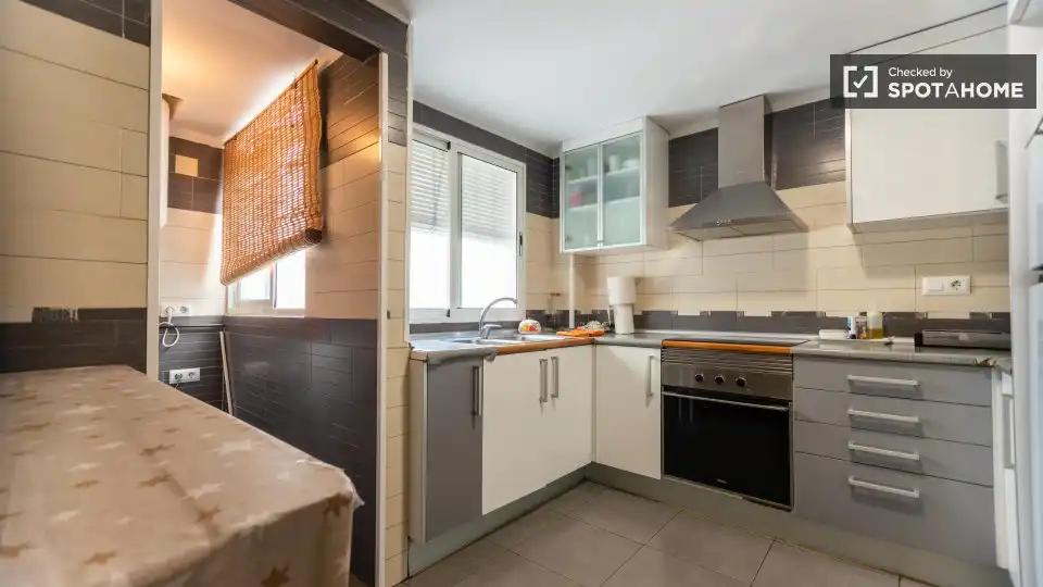 Room in Ciutat Fallera
