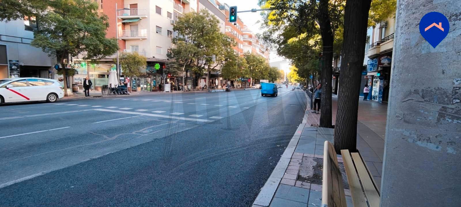 Vista exterior de Traster en venda en  Madrid Capital