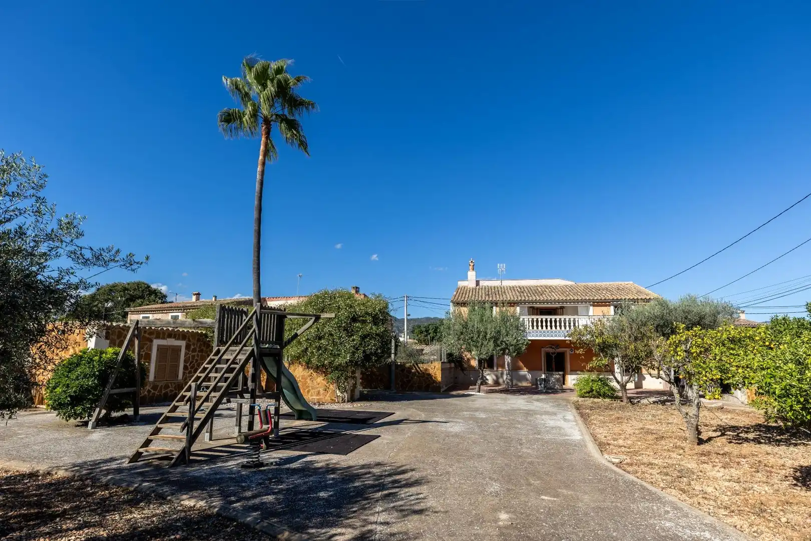 Chalet con jardín en venta en POLIGONO 8, imagen 3