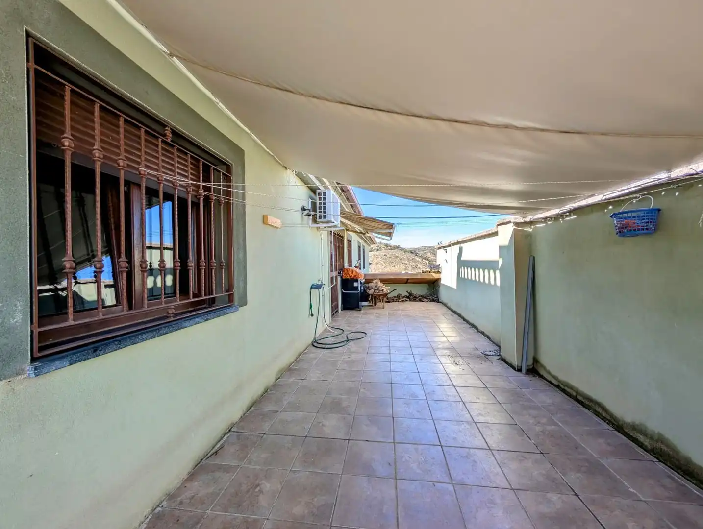 Vista exterior de Casa o xalet en venda en Loja amb Aire condicionat, Calefacció i Terrassa