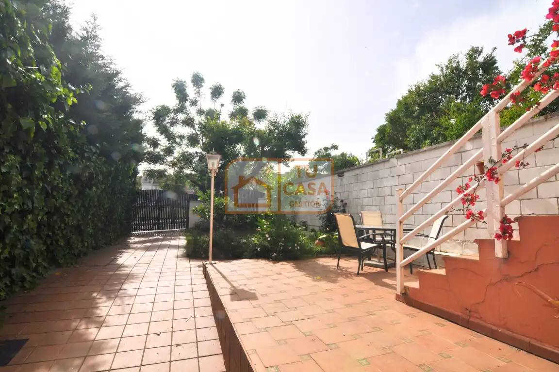 Reihenhaus mit Garten zum Verkauf in Calle Carlos Callejo, imagen 3