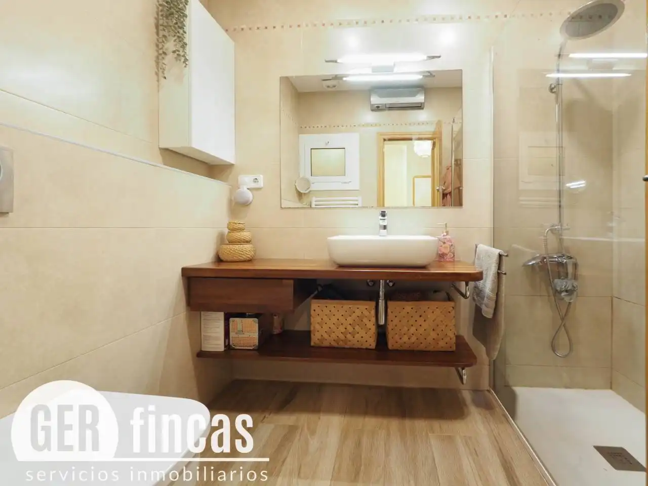 Flat with balcony for sale in Calle Travessera, imagen 23
