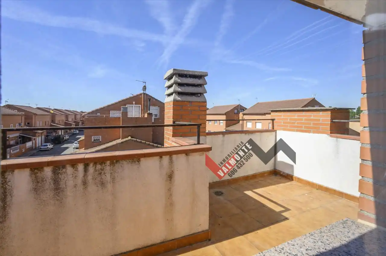 Terrassa de Casa o xalet en venda en Chozas de Canales amb Calefacció i Terrassa