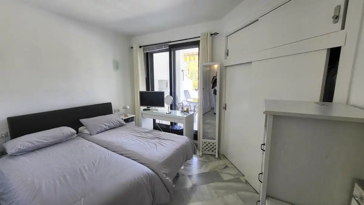 Habitación de Apartamento en venta en Calahonda 