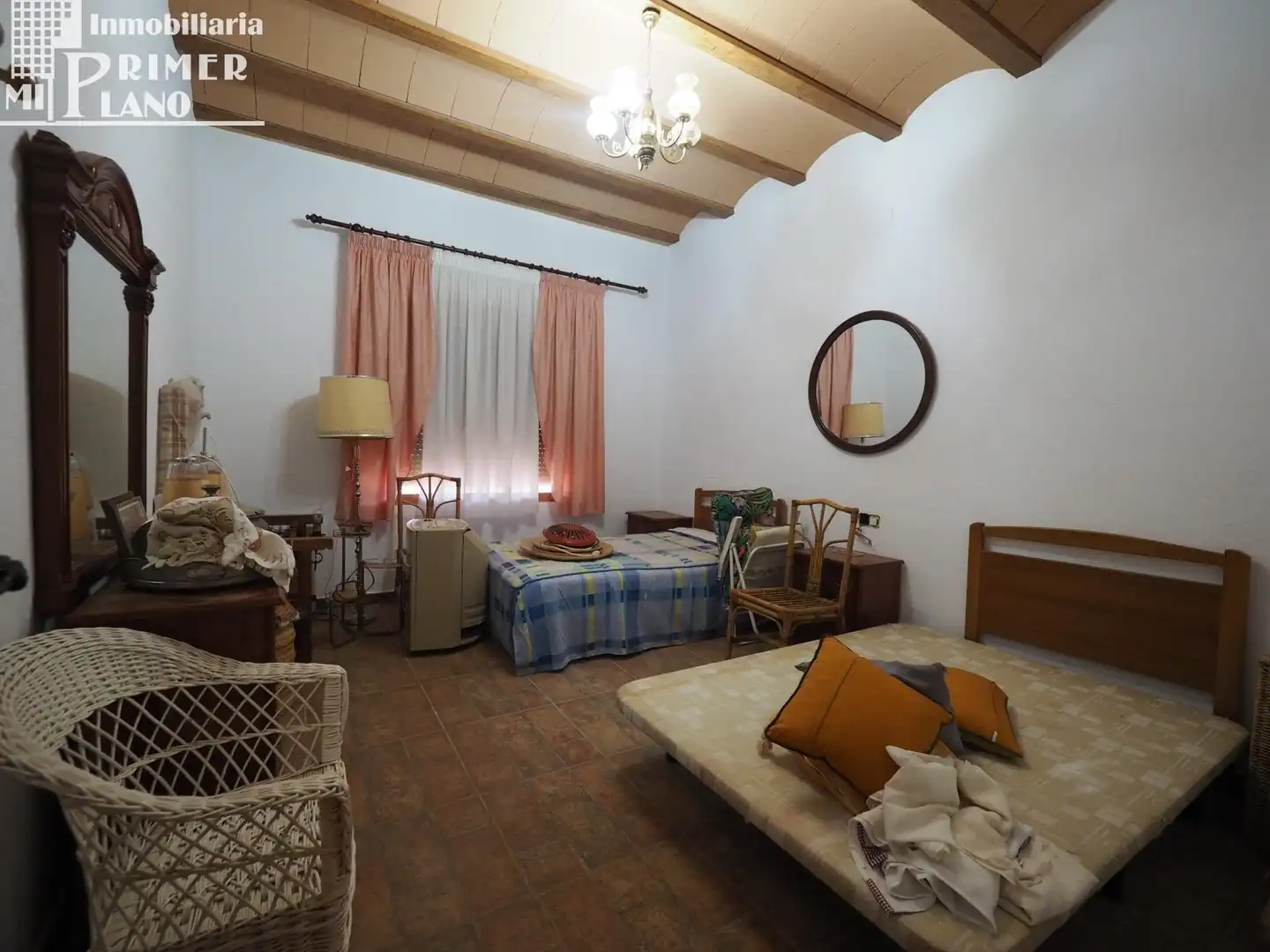 Dormitori de Finca rústica en venda en Alhambra amb Aire condicionat